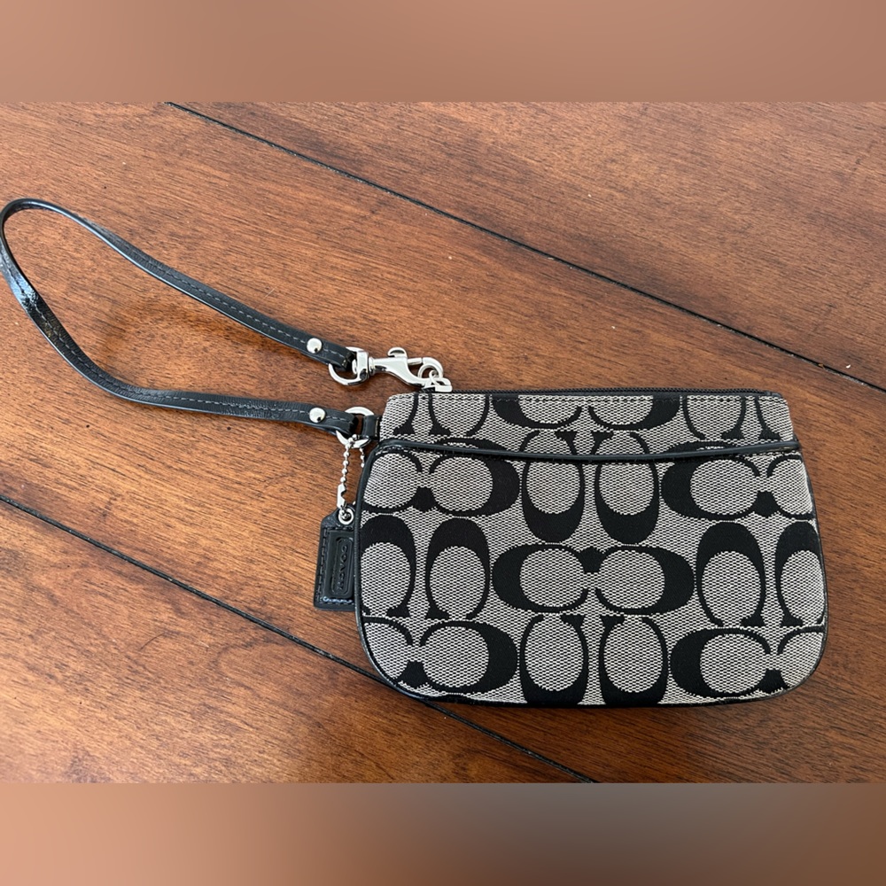Coach Corner Zip Wristlet